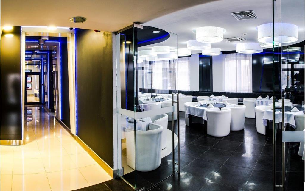 Hotel Grafit Kostomloty Pierwsze Exterior foto